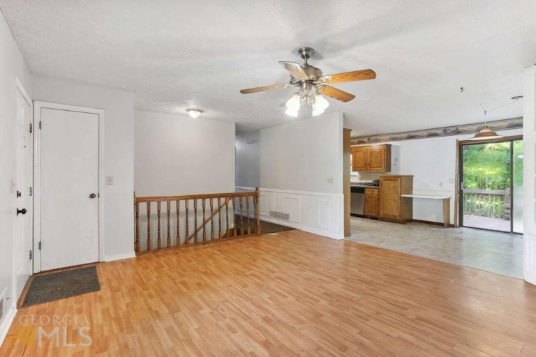 Photo 5 of 29 - 4264 Dustin Dr, Acworth, GA 30101