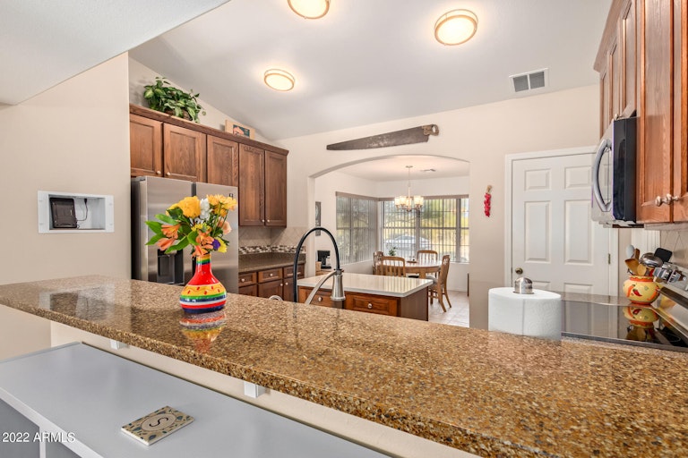 Photo 8 of 27 - 6826 S Hohokam Way, Gold Canyon, AZ 85118