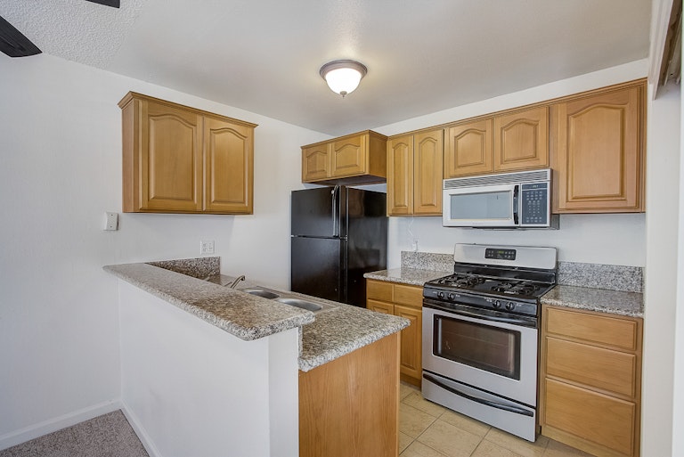 Photo 5 of 22 - 4525 Palm Ave #1, Sacramento, CA 95842
