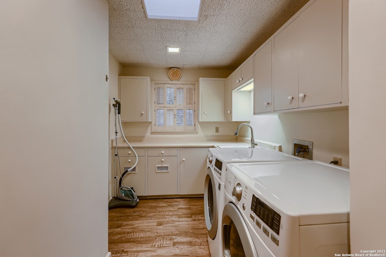 Photo 29 of 38 - 7614 Woodhaven St, San Antonio, TX 78209