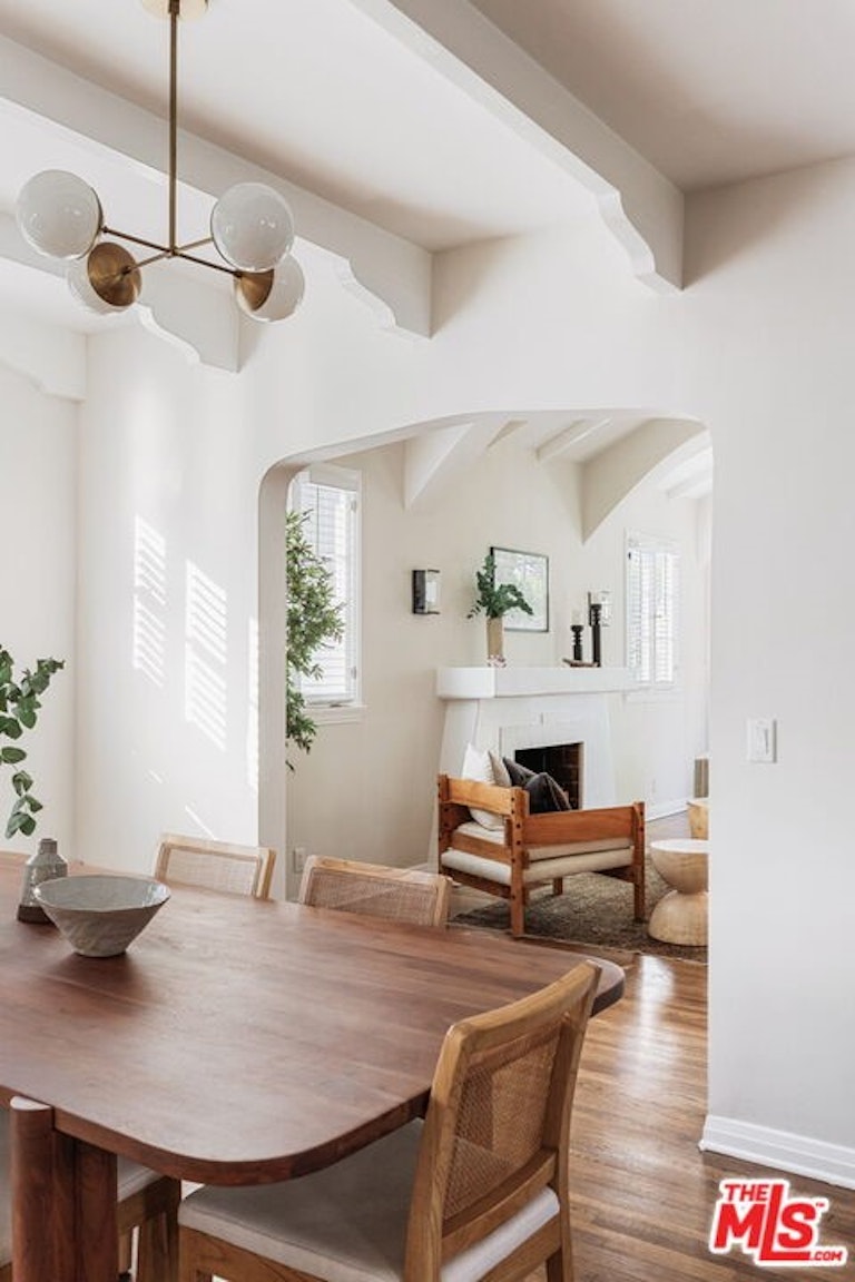 Photo 6 of 23 - 345 Westbourne Dr, West Hollywood, CA 90048