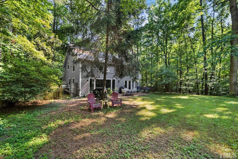 Photo 9 of 36 - 317 Stony Hill Rd, Chapel Hill, NC 27516