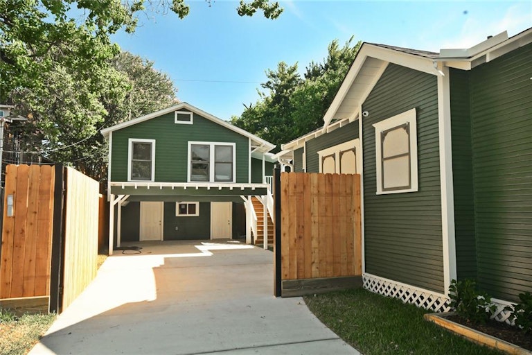 Photo 32 of 38 - 724 W Melwood St, Houston, TX 77009