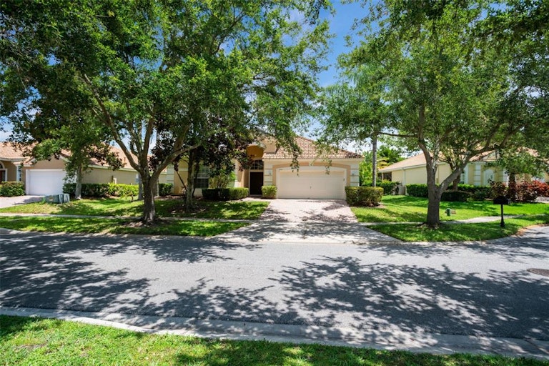 Photo 37 of 38 - 11015 Belmere Isles Ct, Windermere, FL 34786