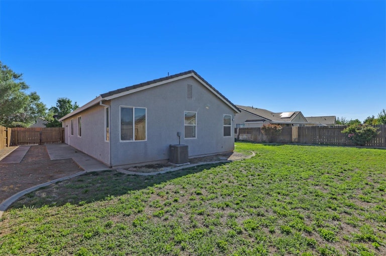 Photo 37 of 39 - 1175 Bronco Dr, Plumas Lake, CA 95961
