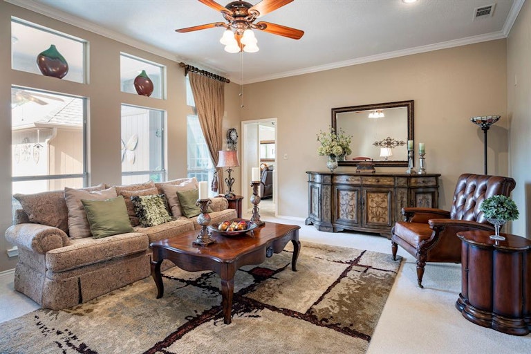 Photo 3 of 24 - 2206 Timberline Dr, Carrollton, TX 75007