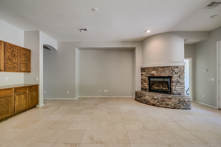 Photo 3 of 25 - 4820 S Robins Way, Chandler, AZ 85249