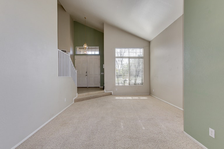 Photo 12 of 73 - 924 W Laurel Ave, Gilbert, AZ 85233