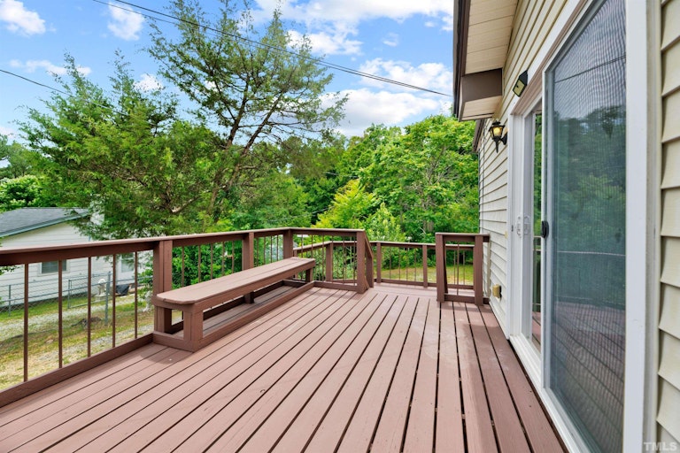Photo 32 of 36 - 818 Shannon Dr, Chapel Hill, NC 27516
