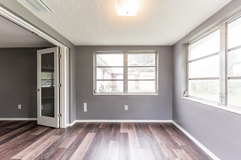 Photo 11 of 20 - 6207 7th Ave, New Port Richey, FL 34653
