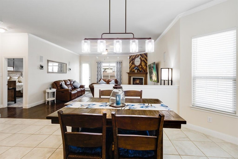 Photo 3 of 23 - 5901 Humber Ln, Aubrey, TX 76227