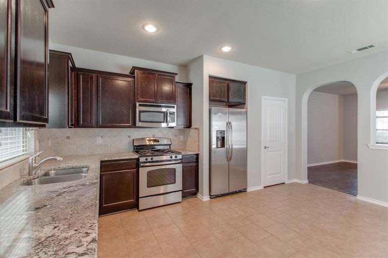 Photo 12 of 31 - 1924 Kachina Lodge Rd, Fort Worth, TX 76131