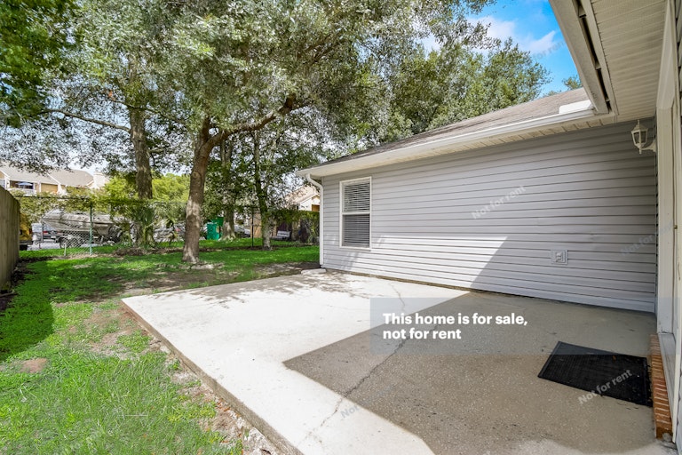 Photo 11 of 30 - 574 Chancellor Dr W, Jacksonville, FL 32225