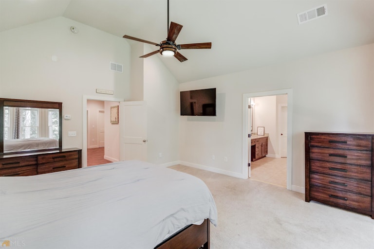 Photo 23 of 51 - 477 Tom Smith Rd SW, Lilburn, GA 30047