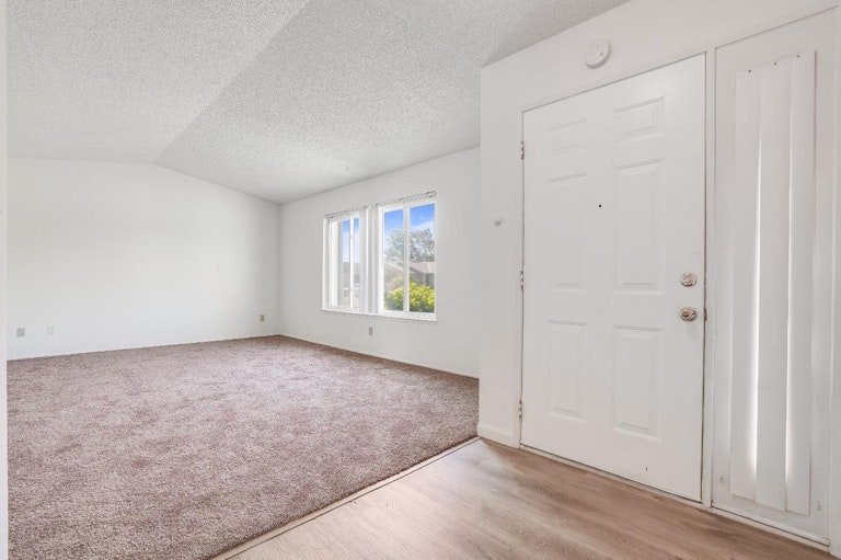 Photo 3 of 36 - 4636 Baywind Dr, Sacramento, CA 95838