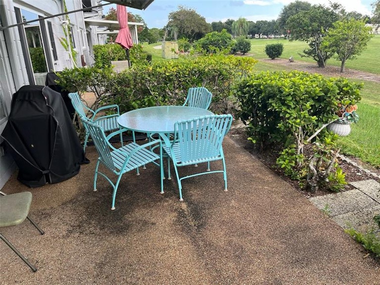 Photo 18 of 35 - 2410 Franciscan Dr #24, Clearwater, FL 33763