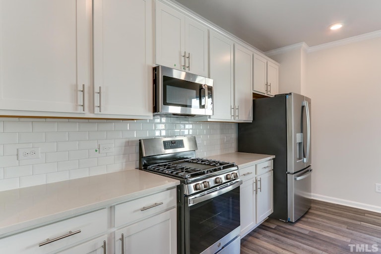 Photo 13 of 32 - 108 Maple Grove Ln, Durham, NC 27703