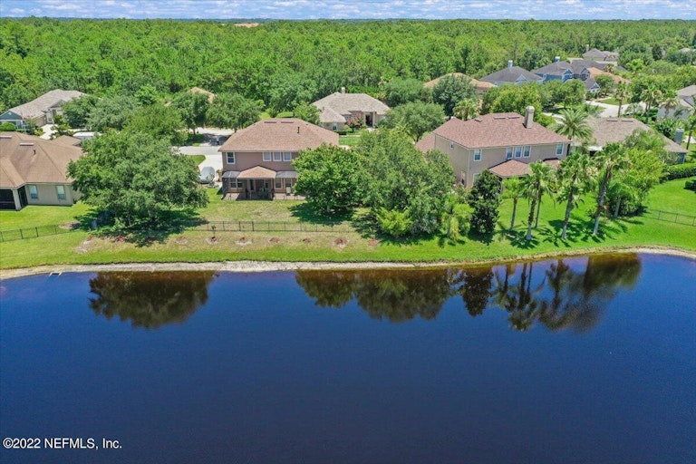 Photo 34 of 40 - 627 Battersea Dr, Saint Augustine, FL 32095