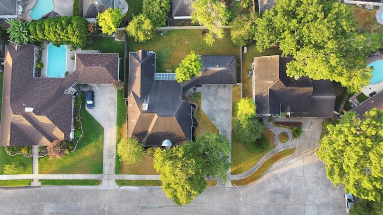 Photo 32 of 33 - 610 Ironwood Dr, Richmond, TX 77406