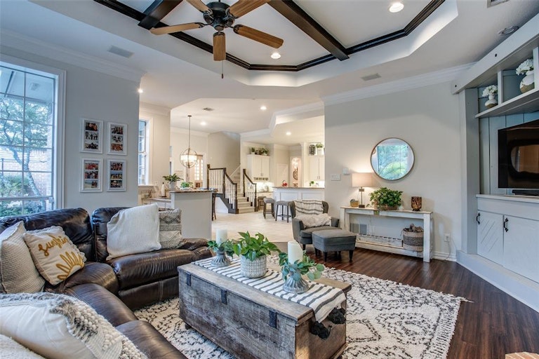 Photo 4 of 28 - 1204 Chatsworth Dr, Colleyville, TX 76034