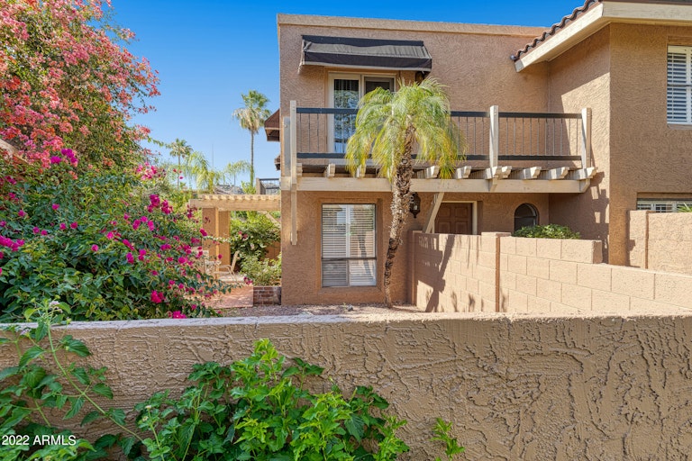 Photo 3 of 40 - 10430 N 10th Pl #2, Phoenix, AZ 85020