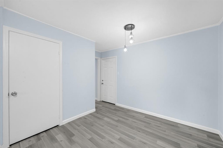 Photo 6 of 19 - 6302 Crane St, Houston, TX 77026