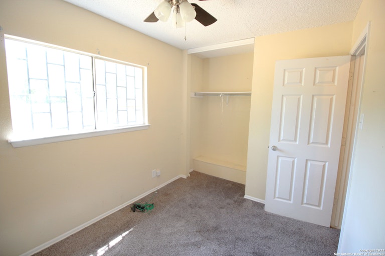 Photo 10 of 24 - 3902 Briarvalley St, San Antonio, TX 78247