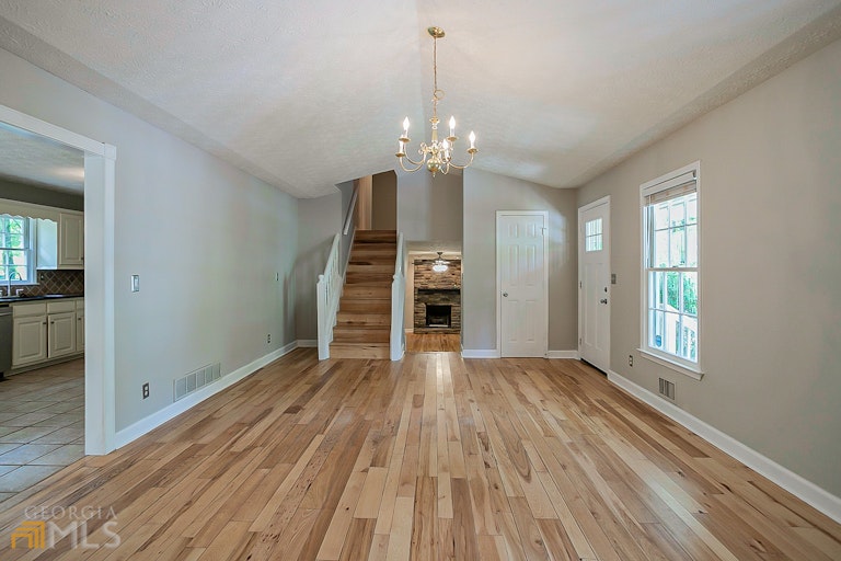 Photo 7 of 26 - 4695 Brandon Acres Ln, Buford, GA 30519