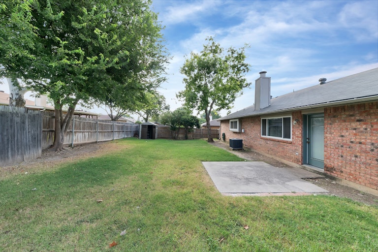 Photo 25 of 26 - 10228 Powder Horn Rd, Fort Worth, TX 76108