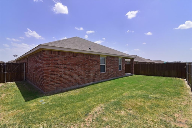 Photo 26 of 28 - 2413 Karnack Dr, Forney, TX 75126