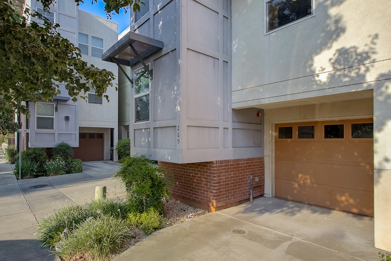 Photo 12 of 29 - 269 3rd St, West Sacramento, CA 95605