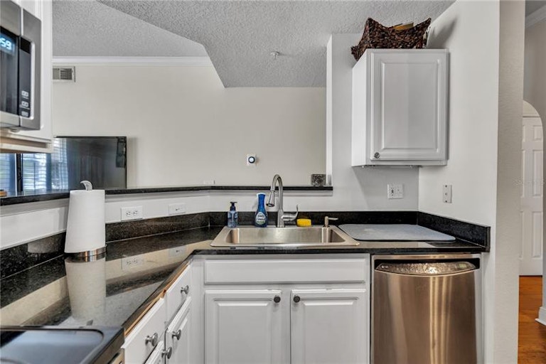 Photo 13 of 29 - 501 Knights Run Ave #1117, Tampa, FL 33602