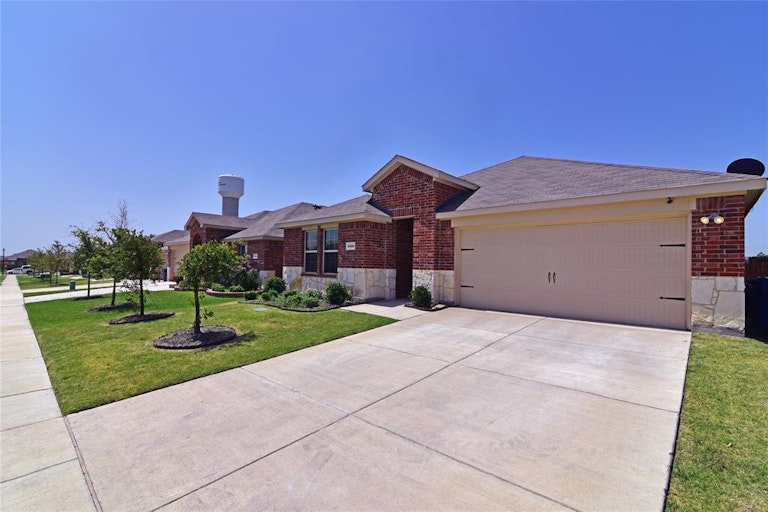 Photo 28 of 28 - 2413 Karnack Dr, Forney, TX 75126
