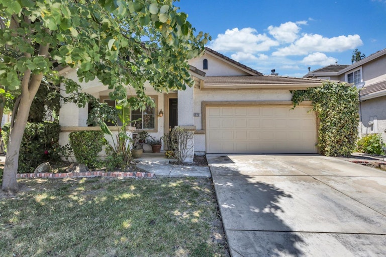 Photo 2 of 48 - 4223 Windsong St, Sacramento, CA 95834