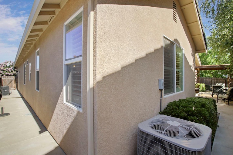 Photo 36 of 39 - 953 Fermoy Way, Galt, CA 95632