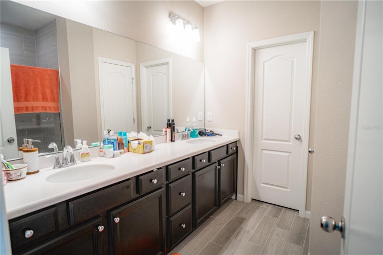 Photo 16 of 48 - 9689 Lemon Grass Ln, Jacksonville, FL 32219