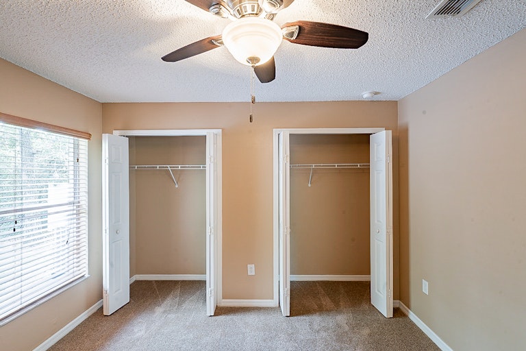 Photo 22 of 29 - 1170 Howland Blvd, Deltona, FL 32738