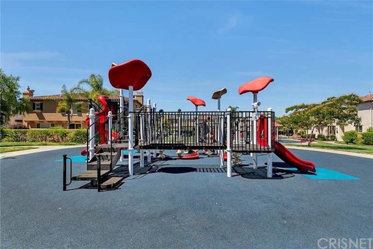 Photo 22 of 26 - 19326 Opal Ln #326, Santa Clarita, CA 91350