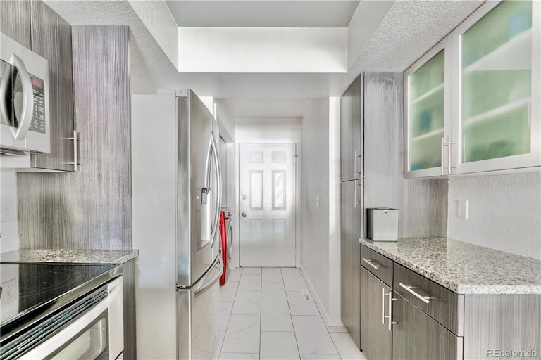 Photo 10 of 36 - 2321 Perry St, Denver, CO 80212