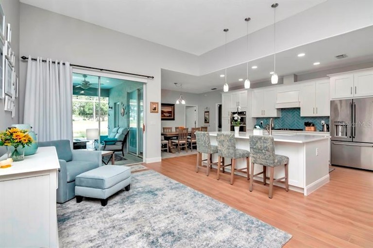 Photo 19 of 72 - 18910 Maisons Dr, Lutz, FL 33558
