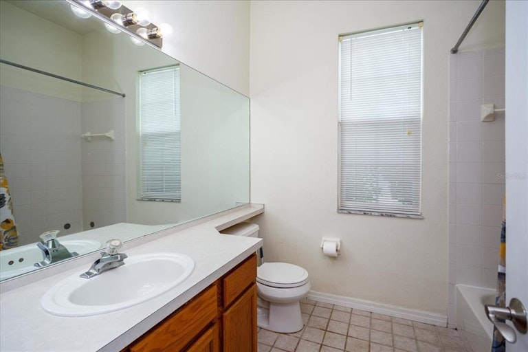 Photo 19 of 26 - 5949 Charloma Dr, Lakeland, FL 33812