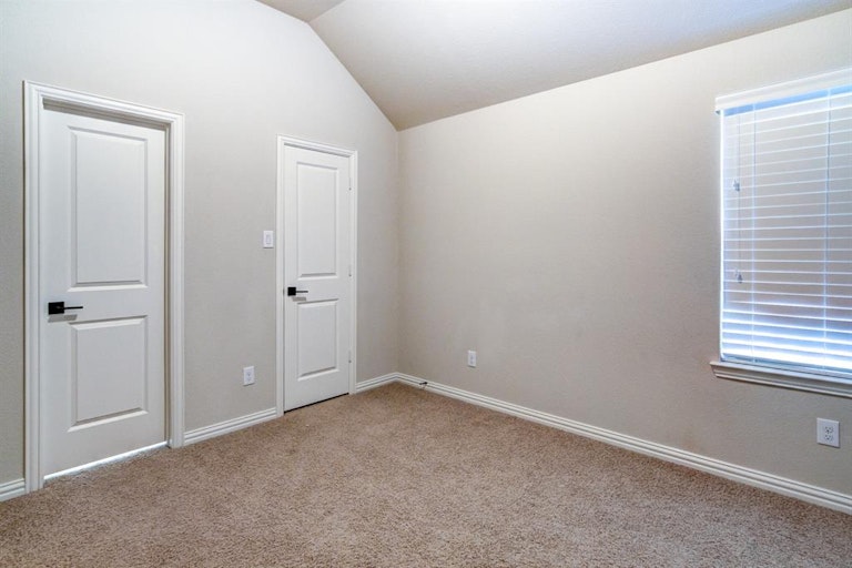 Photo 27 of 36 - 7346 Ridgepoint Dr, Irving, TX 75063