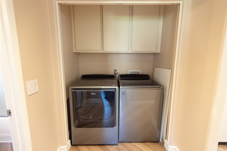 Photo 13 of 25 - 1480 Cherrywood Cir, Corona, CA 92881