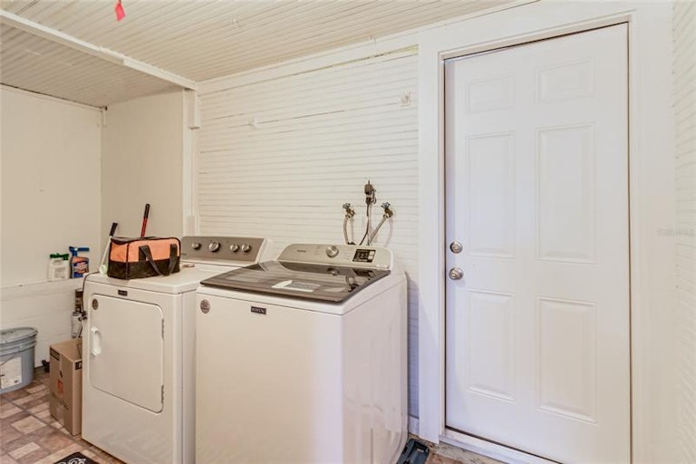 Photo 31 of 43 - 725 S Rushing Ave, Lakeland, FL 33801