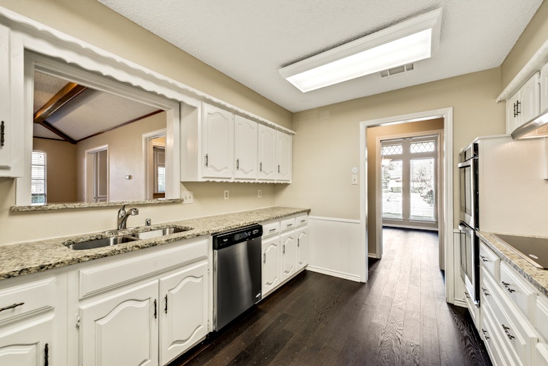 Photo 14 of 27 - 1528 Springtree Cir, Richardson, TX 75082