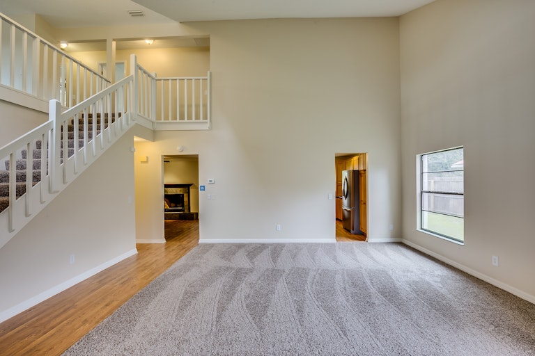 Photo 3 of 19 - 6724 Islander Ln, Tampa, FL 33615