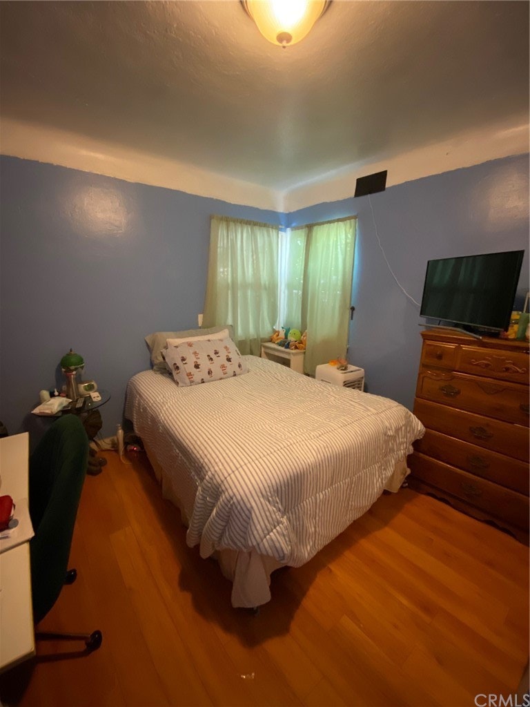 Photo 9 of 29 - 5716 S Normandie Ave, Los Angeles, CA 90037