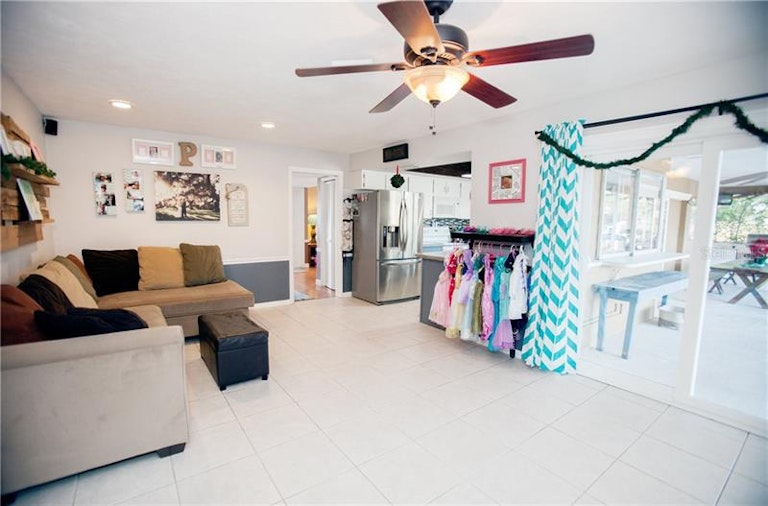 Photo 10 of 24 - 3399 Espanola Dr, Sarasota, FL 34239