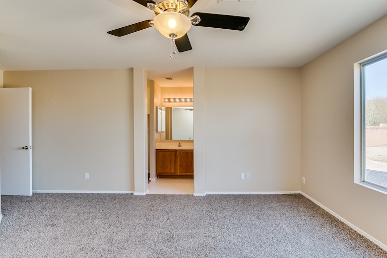 Photo 7 of 24 - 3634 W Saguaro Park Ln, Glendale, AZ 85310