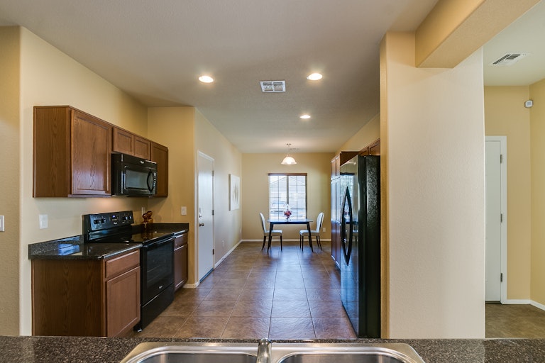 Photo 6 of 29 - 19306 W Morning Glory Dr, Buckeye, AZ 85326